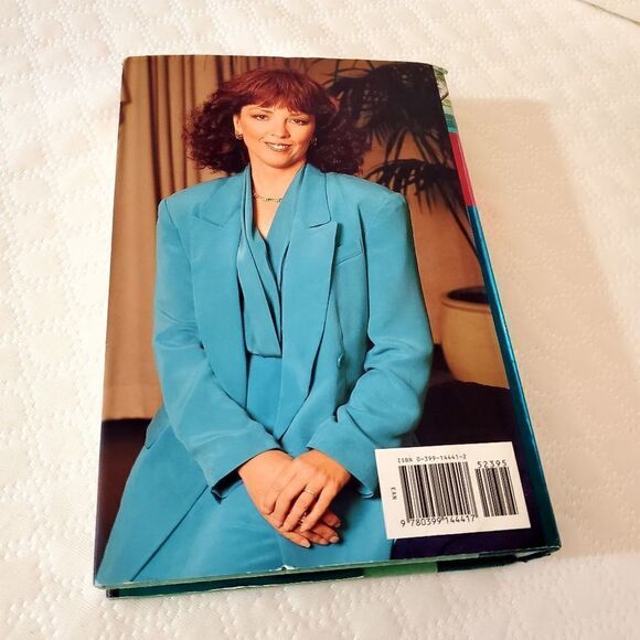 The Reef by Nora Roberts - Picture 2 of 7